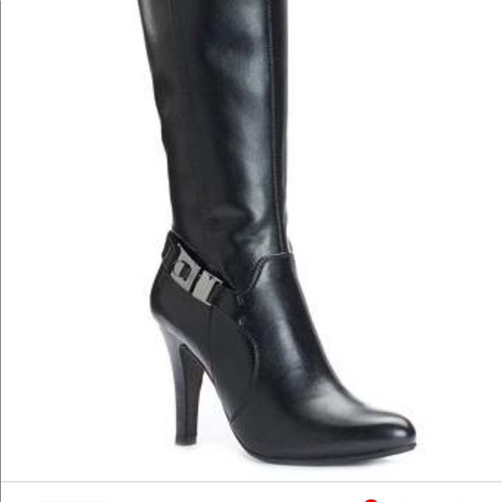 💕 Knee high black heeled boots !! Size 8.5
